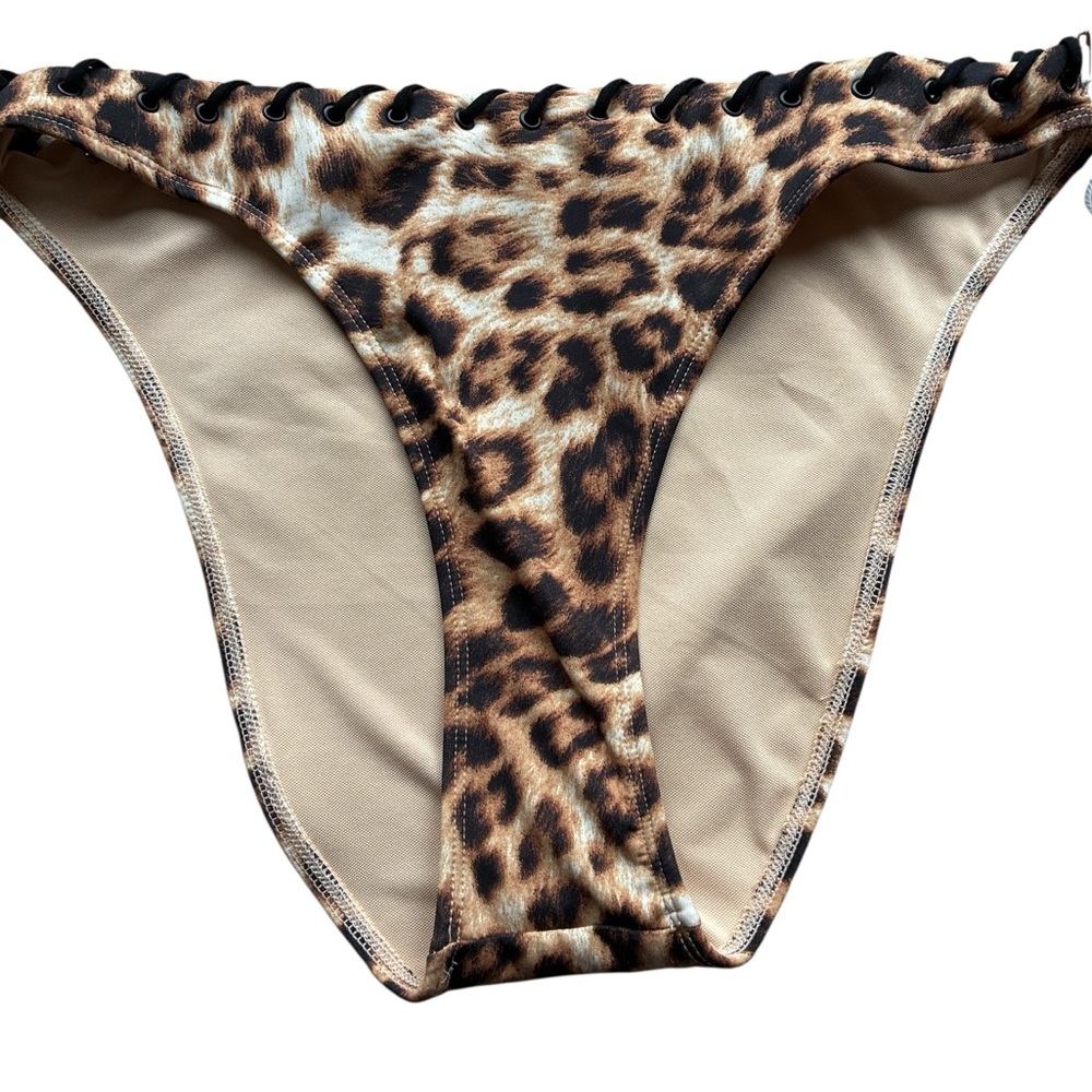 Good American Leopard Bikini Set M Twist Front Top Whipstitch Bottoms NWT - Picture 5 of 6